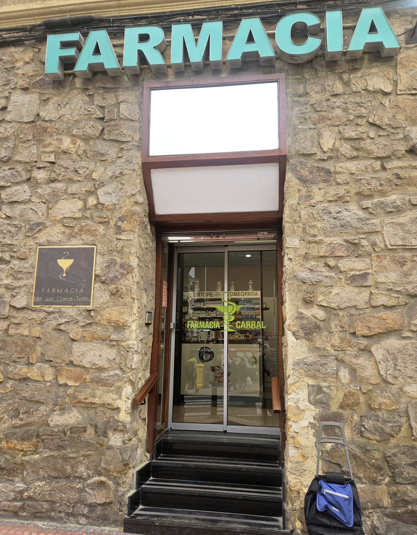 Entrada de la farmacia