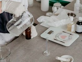 Formulación magistral en laboratorio